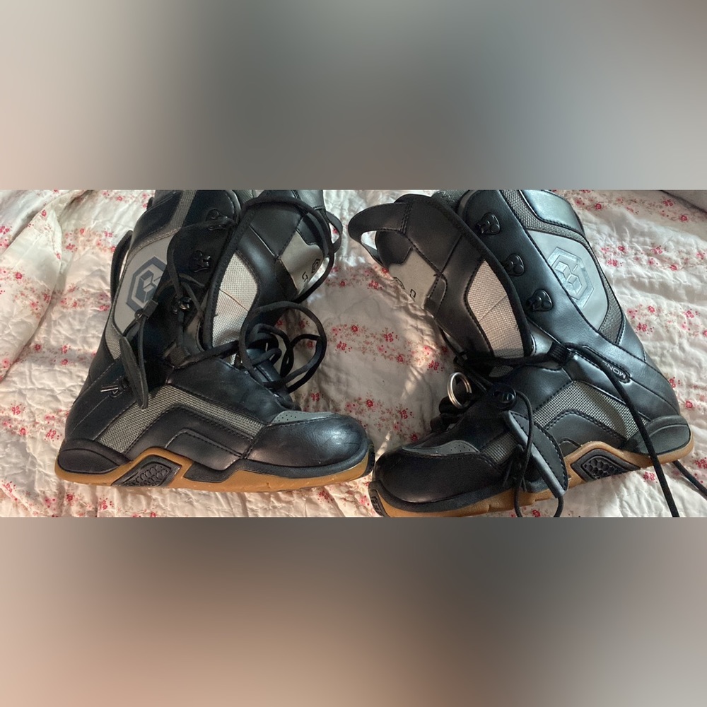 LTD snowboarding boots. Men’s size 8